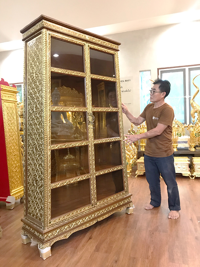 ตู้ไม้สักสำหรับใส่หนังสือพระไตรปิฎก91เล่มภาษาไทย ตู้ไม้สักสำหรับใส่หนังสือพระไตรปิฎก91เล่มภาษาไทย