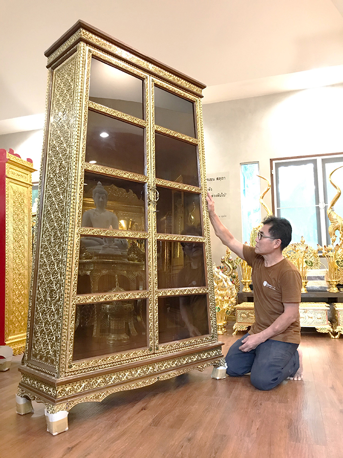 ตู้ไม้สักสำหรับใส่หนังสือพระไตรปิฎก91เล่มภาษาไทย ตู้ไม้สักสำหรับใส่หนังสือพระไตรปิฎก91เล่มภาษาไทย