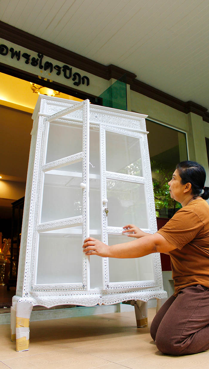 ตู้พระไตรปิฎก หรือ ตู้พระธรรม
สีขาว สำหรับใส่หนังสือพระไตรปิฎก ตู้พระไตรปิฎก หรือ ตู้พระธรรม
สีขาว สำหรับใส่หนังสือพระไตรปิฎก