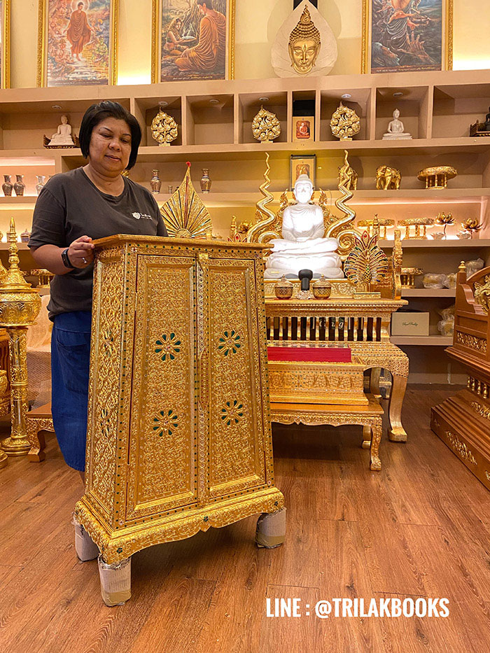 ตู้พระธรรม สำหรับใส่หนังสือธรรมะ งานไม้ปิดทอง ทั้งหลัง
