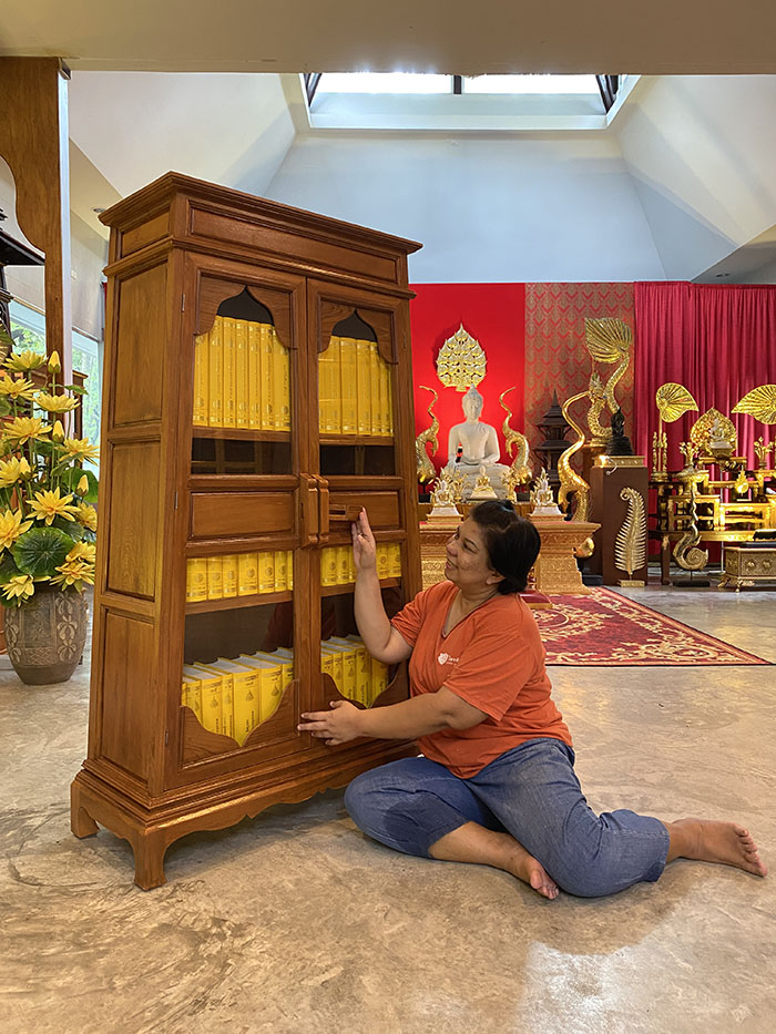 ตู้พระไตรปิฎกไม้สักออกแบบพิเศษ สำหรับพระไตรปิฎก ตู้พระไตรปิฎกไม้สักออกแบบพิเศษ สำหรับพระไตรปิฎก