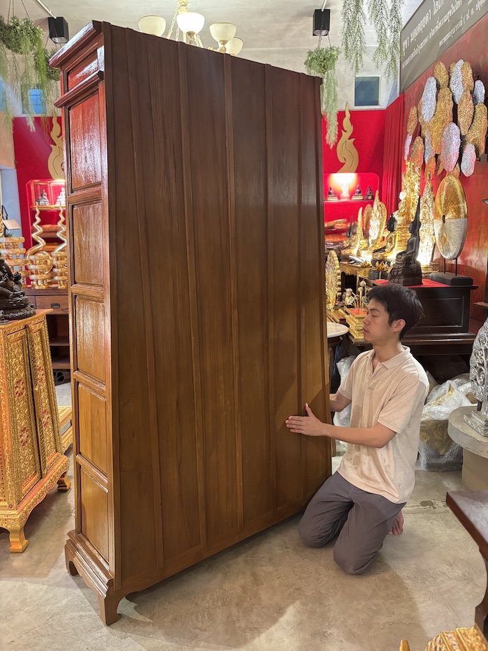 ตู้พระไตรปิฎกไม้สักปิดทอง บรรจุหนังสือพระไตรปิฎก91 เล่มภาษาไทย