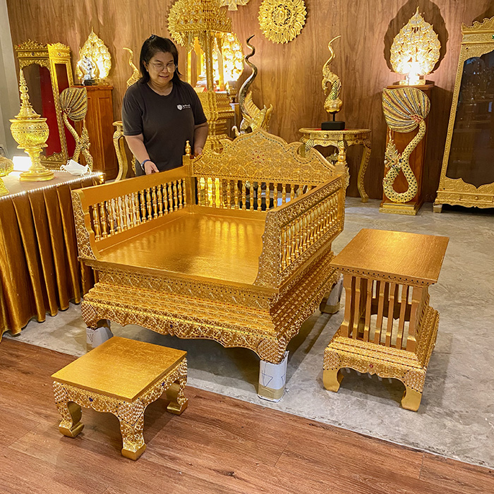 ธรรมาสน์ไม้สัก ปิดทอง ทั้งชุด 33000 บาท