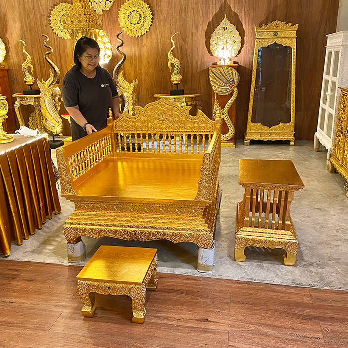 ธรรมาสน์ไม้สัก ปิดทอง ทั้งชุด 33000 บาท