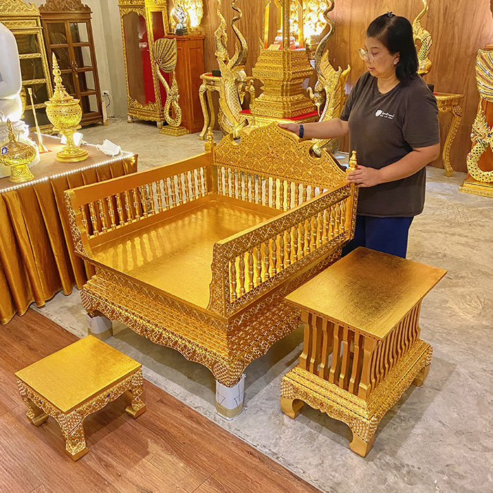 ธรรมาสน์ไม้สัก ปิดทอง ทั้งชุด 33000 บาท