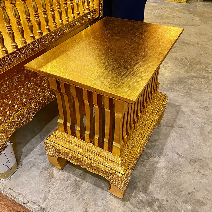 ธรรมาสน์ไม้สัก ปิดทอง ทั้งชุด 33000 บาท