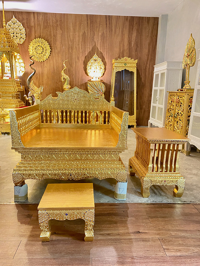 ธรรมาสน์ไม้สัก ปิดทอง ทั้งชุด 33000 บาท