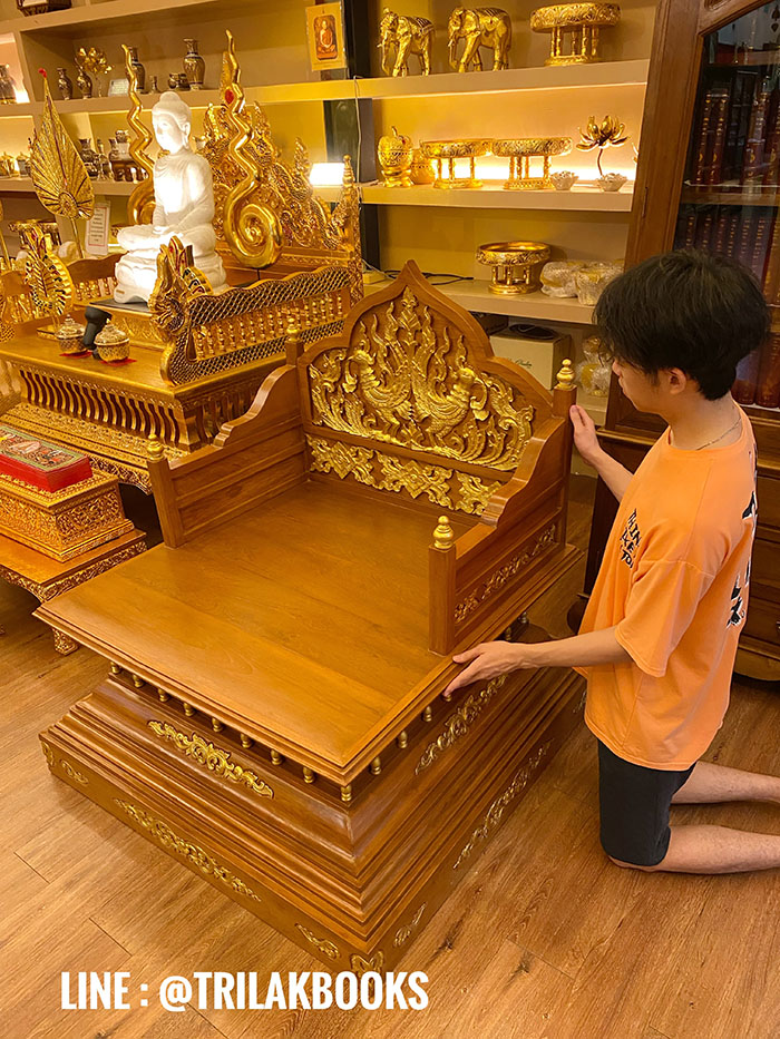 ธรรมาสน์ไม้สักแกะสลักทั้งหลัง