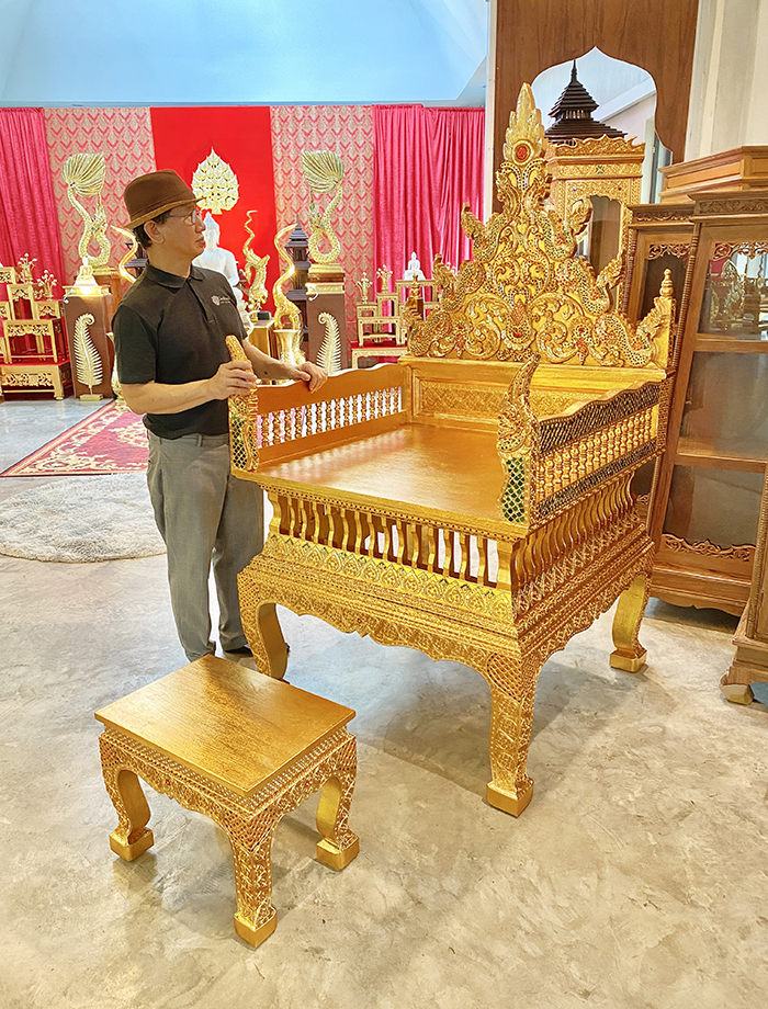 ธรรมาสน์ไม้สักปิดทอง ราคา 55000 บาท