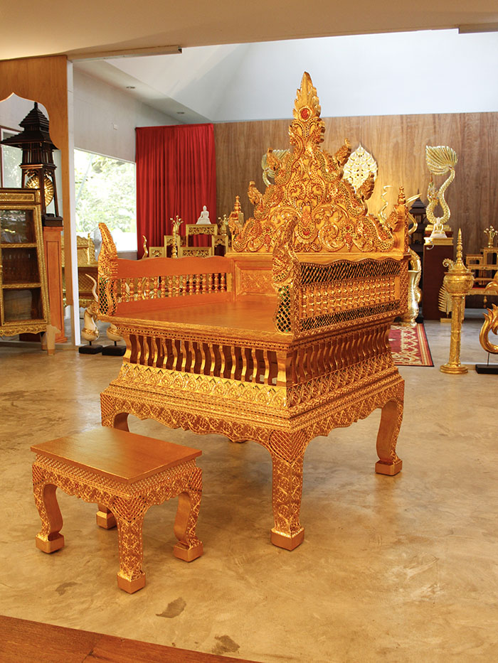 ธรรมาสน์ไม้สักปิดทอง ราคา 55000 บาท