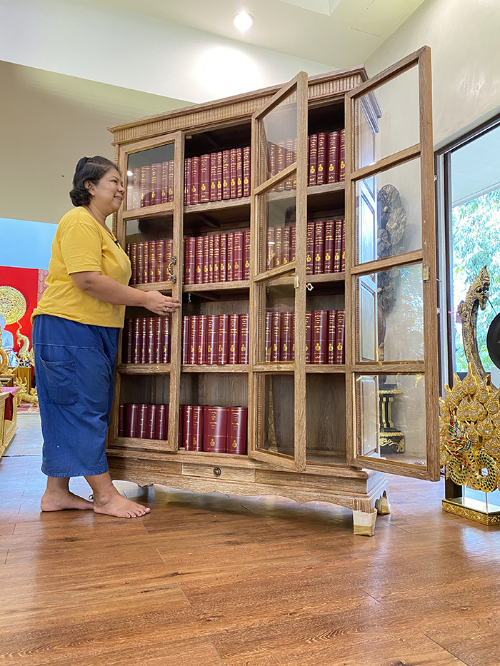 ตู้บรรจุพระไตรปิฎก สำหรับใส่หนังสือพระไตรปิฎก 91 เล่ม ตู้บรรจุพระไตรปิฎก สำหรับใส่หนังสือพระไตรปิฎก 91 เล่ม