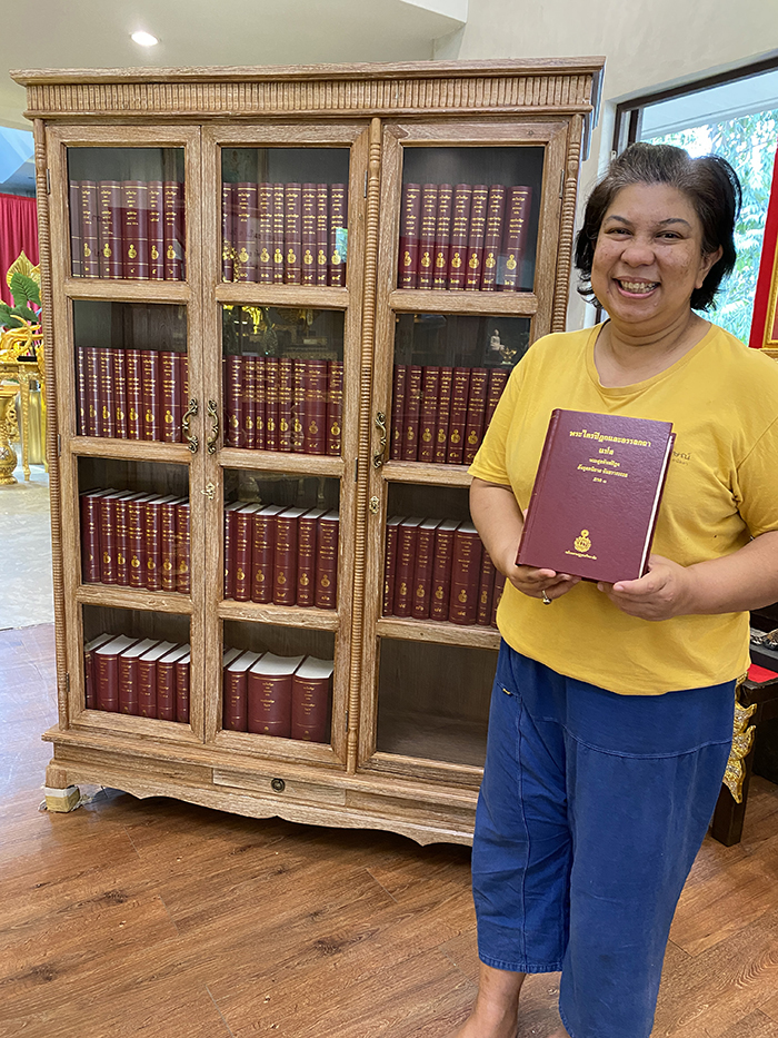 ตู้บรรจุพระไตรปิฎก สำหรับใส่หนังสือพระไตรปิฎก 91 เล่ม ตู้บรรจุพระไตรปิฎก สำหรับใส่หนังสือพระไตรปิฎก 91 เล่ม