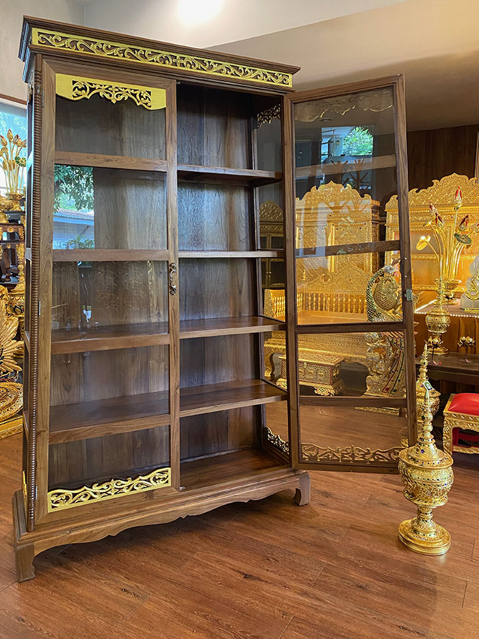 ตู้พระไตรปิกไม้สักทั้งหลัง สำหรับใส่พระไตรปิฎก 91 เล่ม ราคา18900 บาท