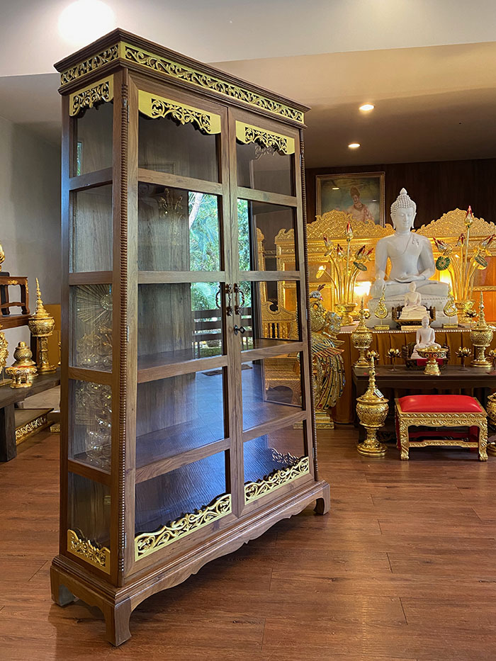 ตู้พระไตรปิกไม้สักทั้งหลัง สำหรับใส่พระไตรปิฎก 91 เล่ม ราคา18900 บาท