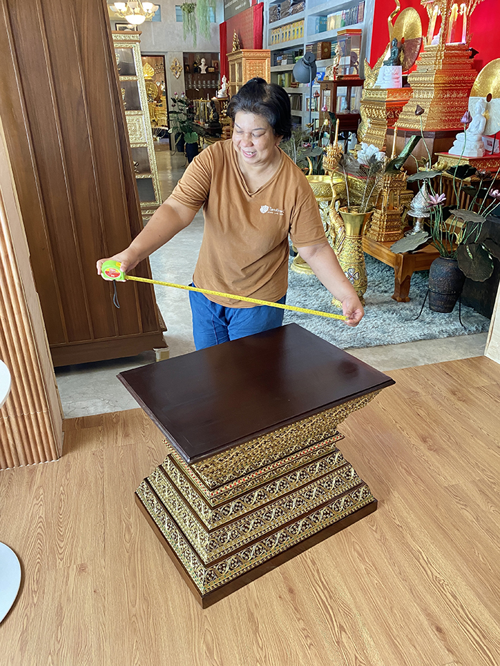 ฐานพระ แท่นพระไม้สัก-สีน้ำตาลเข้ม 12,500 บาท