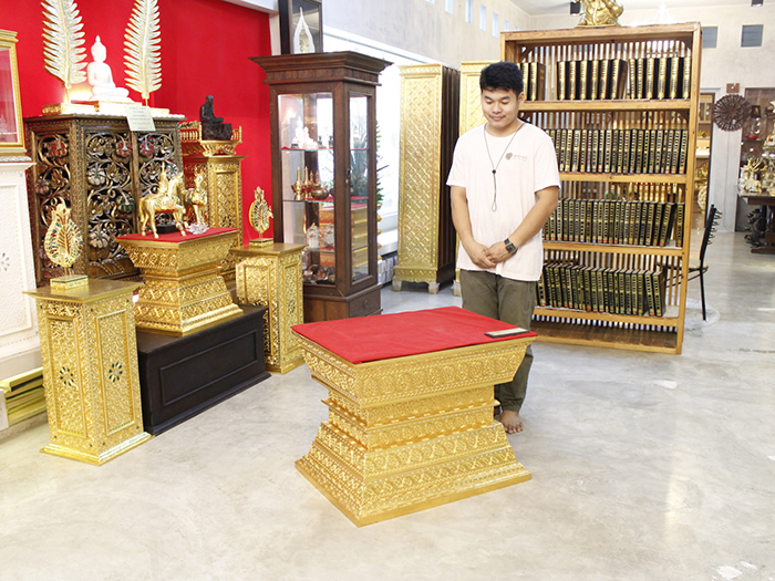 ฐานพระปิดทอง งานไม้สักทั้งหลัง ขนาดใหญ