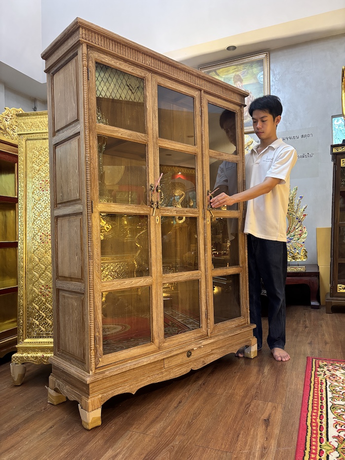 ตู้พระไตรปิฎก สำหรับบรรจุพระไตรปิฎก
รุ่น ประตูไม้สักทั้งหลัง ประตู 3 บาน 24500
