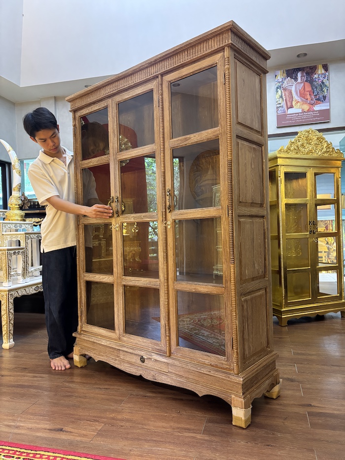 ตู้พระไตรปิฎก สำหรับบรรจุพระไตรปิฎก
รุ่น ประตูไม้สักทั้งหลัง ประตู 3 บาน 24500