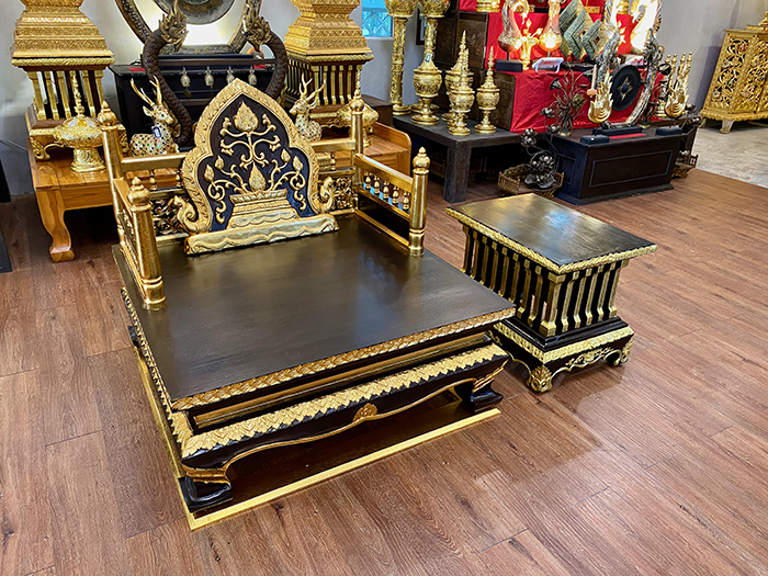 ธรรมาสน์ไม้สักพร้อมโต๊ะข้าง35,000บาท
ธรรมาสน์ไม้สักพร้อมโต๊ะข้าง35,000บาท