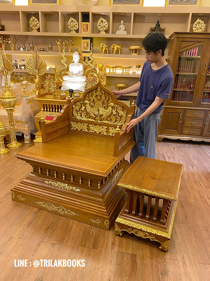 ธรรมาสน์ ไม้สักปิดทอง ทั้งชุด พร้อมโต๊ะข้าง
งานไม้แกะสลักด้วยงานฝีมือทาทอง
ราคา 43,000 บาท