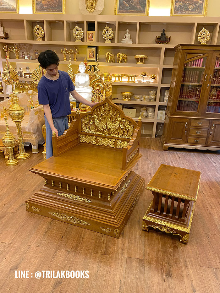 ธรรมาสน์ ไม้สักปิดทอง ทั้งชุด พร้อมโต๊ะข้าง
งานไม้แกะสลักด้วยงานฝีมือทาทอง
ราคา 43,000 บาท