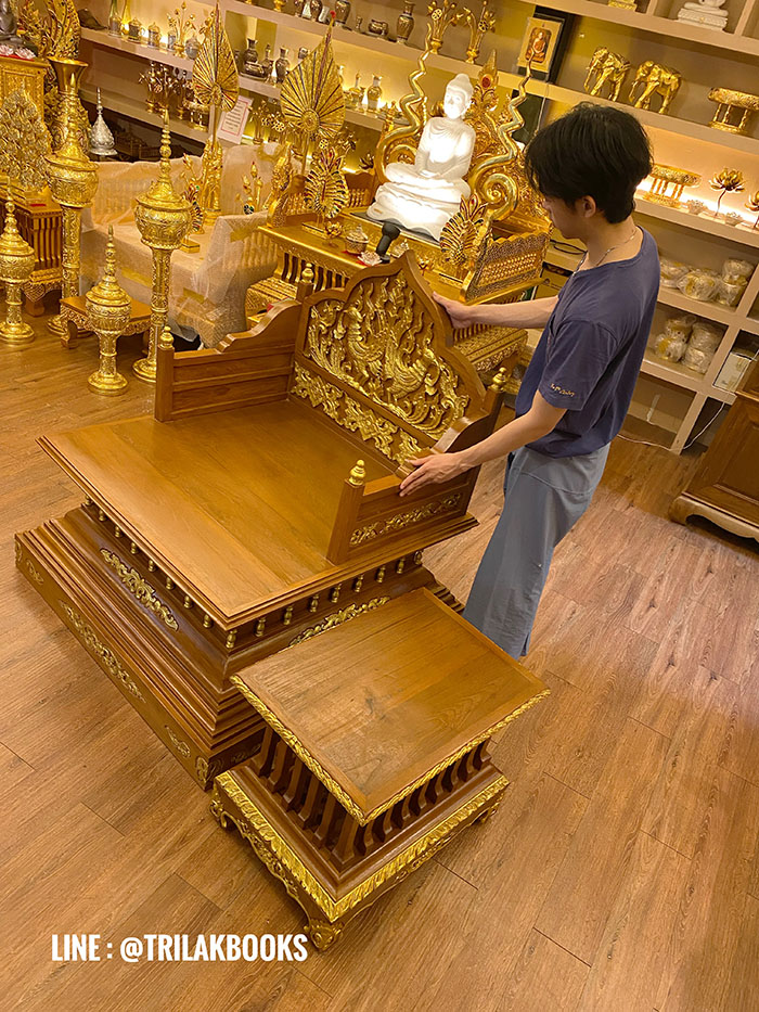 ธรรมาสน์ ไม้สักปิดทอง ทั้งชุด พร้อมโต๊ะข้าง
งานไม้แกะสลักด้วยงานฝีมือทาทอง
ราคา 43,000 บาท