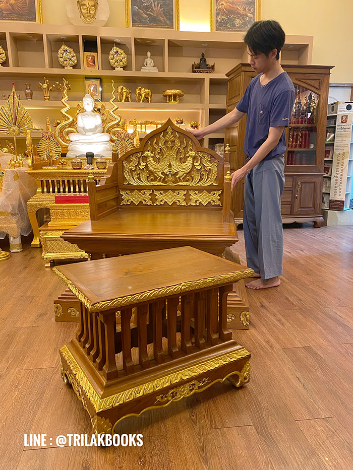ธรรมาสน์ ไม้สักปิดทอง ทั้งชุด พร้อมโต๊ะข้าง
งานไม้แกะสลักด้วยงานฝีมือทาทอง
ราคา 43,000 บาท