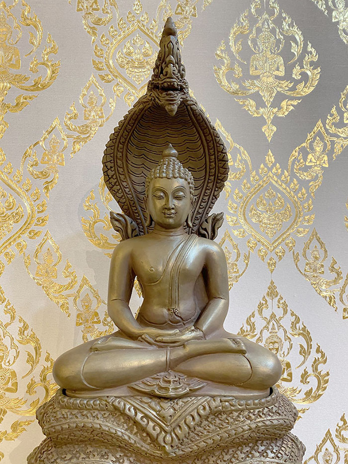 พระพุทธรูปปางนาคปรก
หล่อจากแร่ธรรมชาติ แร่เขาอึมครึม จังหวัดกาญจนบุรี พระพุทธรูปปางนาคปรก
หล่อจากแร่ธรรมชาติ แร่เขาอึมครึม จังหวัดกาญจนบุรี