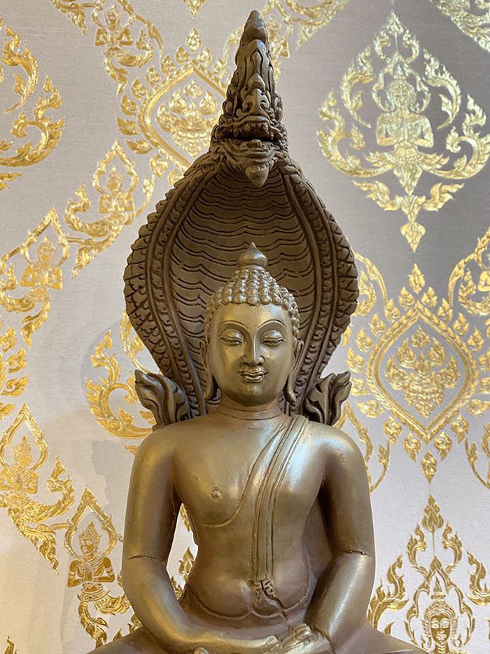 พระพุทธรูปปางนาคปรก
หล่อจากแร่ธรรมชาติ แร่เขาอึมครึม จังหวัดกาญจนบุรี พระพุทธรูปปางนาคปรก
หล่อจากแร่ธรรมชาติ แร่เขาอึมครึม จังหวัดกาญจนบุรี