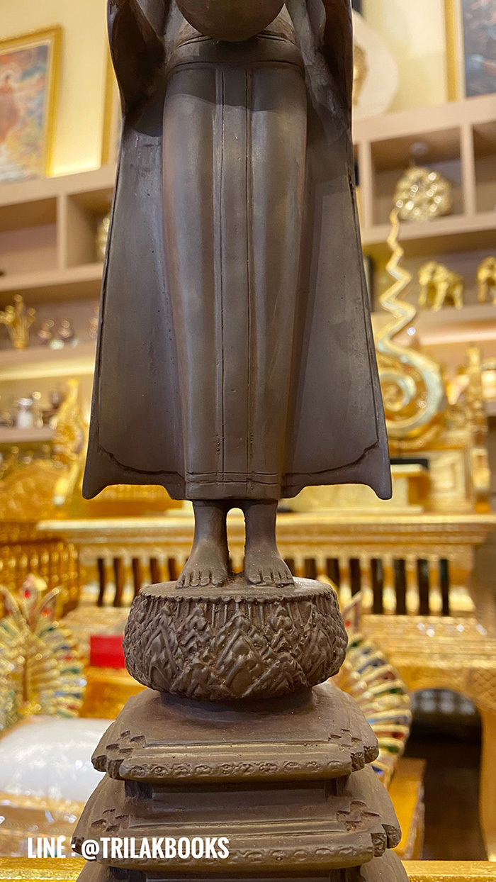 พระปางอุ้มบาตรวัดบ้านแหลมแร่เขาอึมครึมเช่าบูชา4200บาท