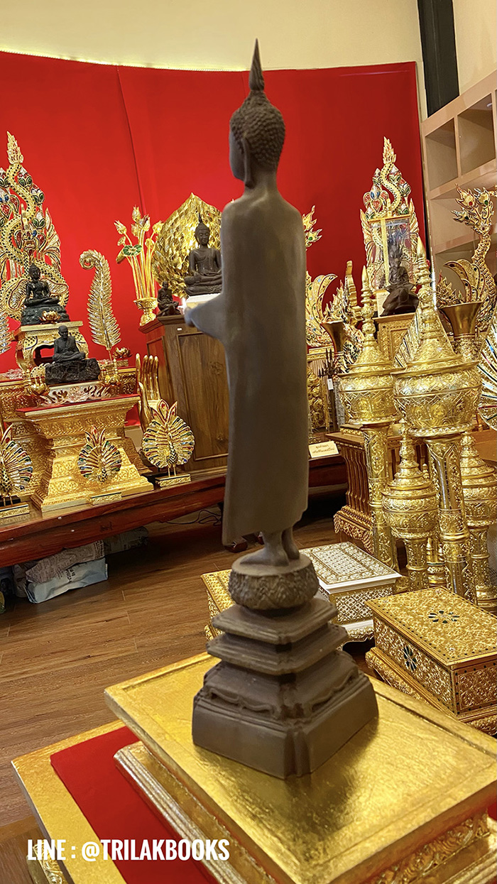 พระปางอุ้มบาตรวัดบ้านแหลมแร่เขาอึมครึมเช่าบูชา4200บาท
