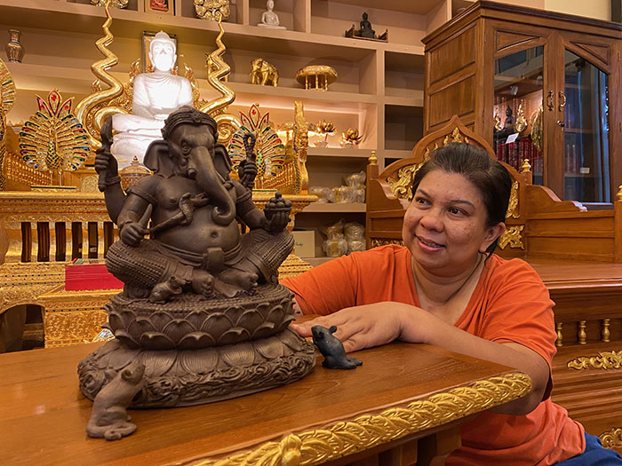 พระพิฆเนศปางประทานพร
(องค์แร่เขาอึมครึม หล่อตันทั้งองค์) พระพิฆเนศปางประทานพร
(องค์แร่เขาอึมครึม หล่อตันทั้งองค์)