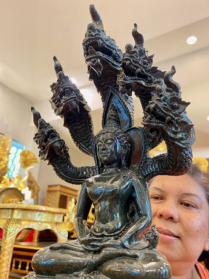 พระพุทธรูปแกะสลัก
ปางนาคปรกแกะสลักหินเขียวพะเยา พระพุทธรูปแกะสลัก
ปางนาคปรกแกะสลักหินเขียวพะเยา