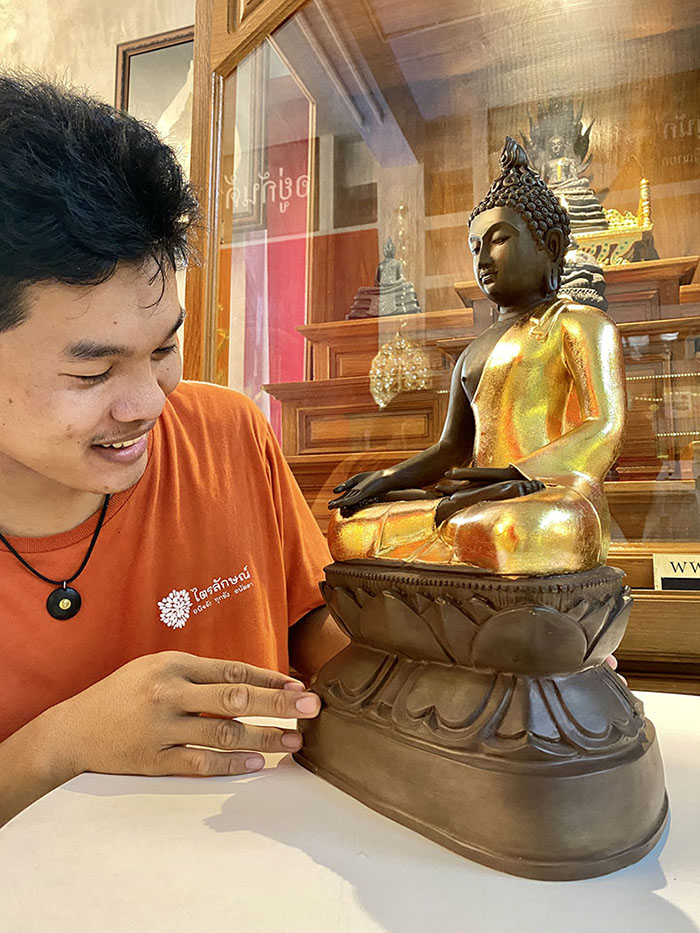 พระปางไพรีพินาศ หน้าตัก 9 นิ้วแร่เขาอึมครึม