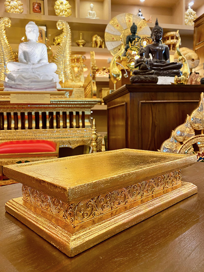 ฐานพระไม้ ลงรักปิดทอง ขนาด 30cm*18cm*7cm
สุดยอดงานหัตถ์กรรม ช่างช่างฝีมือมือ ผู้ชำนาญการ  ราคา 600 บาท